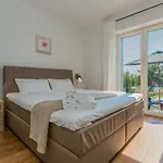 Villa Elegant New Laura An With Private Pool In Porec