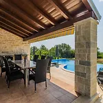 Elegant New Laura An With Private Pool In Porec * Kaštelir