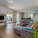 Elegant New Laura An With Private Pool In Porec Kaštelir
