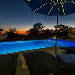Villa Elegant New Laura An With Private Pool In Porec Kaštelir
