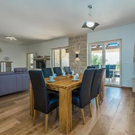 Elegant New Laura An With Private Pool In Porec Villa