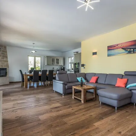 Elegant New Laura An With Private Pool In Porec * Kaštelir