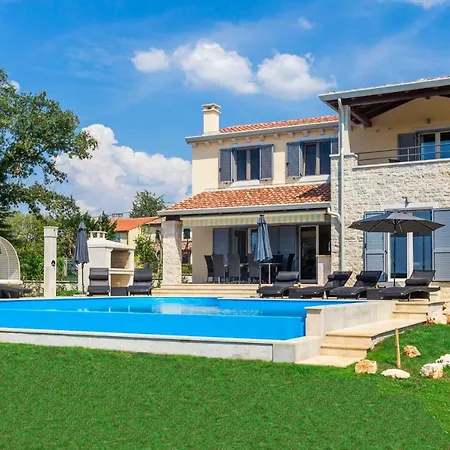 Elegant New Laura An With Private Pool In Porec * Kaštelir