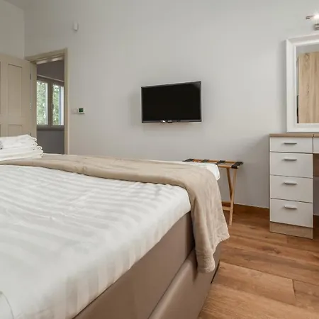 Elegant New Laura An With Private Pool In Porec Villa *