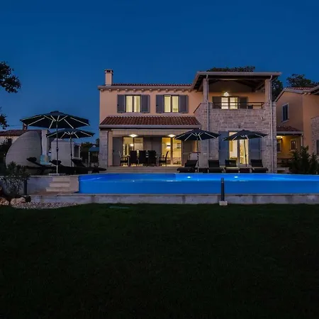 Elegant New Laura An With Private Pool In Porec Villa *