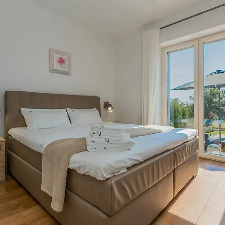 ヴィラ Elegant New Laura An With Private Pool In Porec