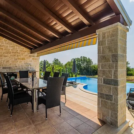 Elegant New Laura An With Private Pool In Porec * Kaštelir
