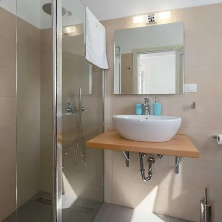ヴィラ Elegant New Laura An With Private Pool In Porec *