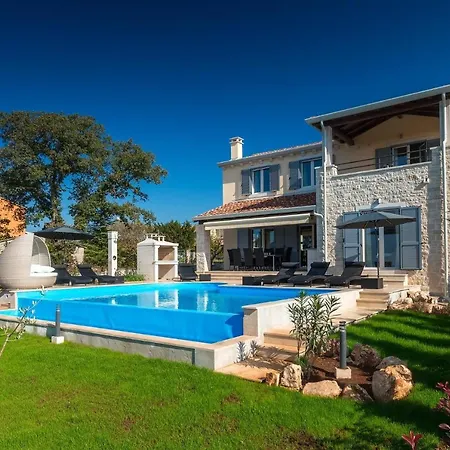 Elegant New Laura An With Private Pool In Porec * Kastelir
