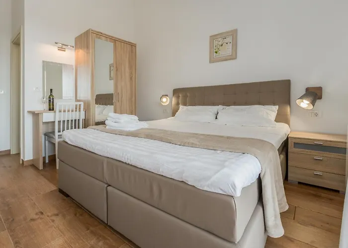 Elegant New Laura An With Private Pool In Porec * Kaštelir