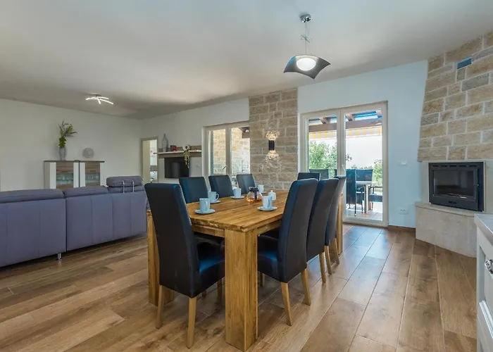 Elegant New Laura An With Private Pool In Porec Vila