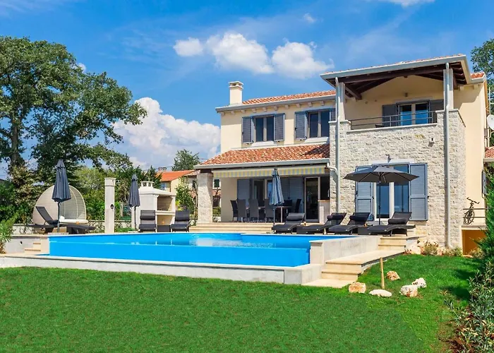 Elegant New Laura An With Private Pool In Porec * Kaštelir
