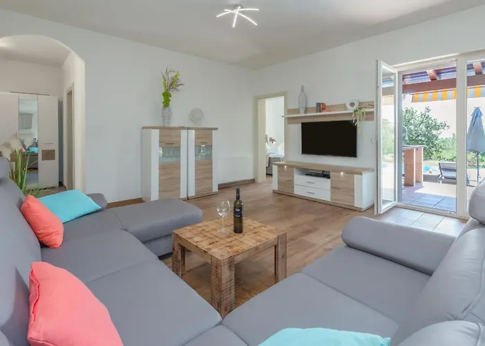 Elegant New Laura An With Private Pool In Porec *