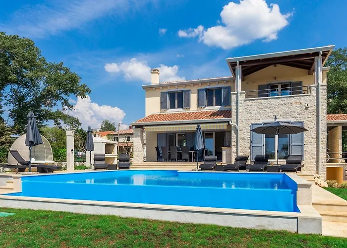 Elegant New Laura An With Private Pool In Porec *