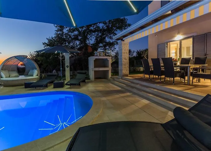 Vila Elegant New Laura An With Private Pool In Porec *